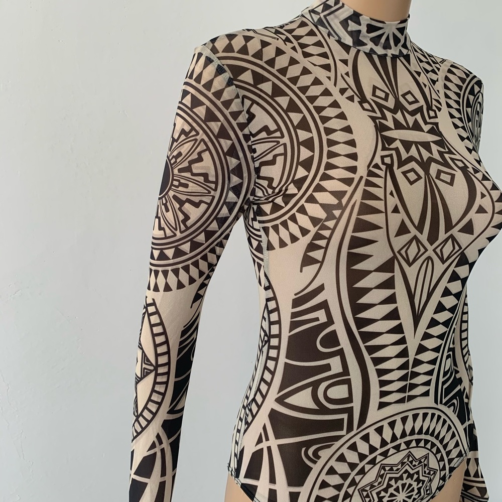 Mesh Patterned Body Suit - Picture 10 of 16